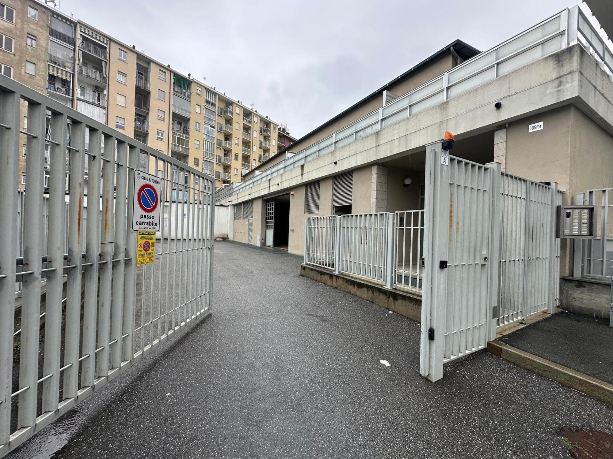 Stadio Olimpico Torino - Parcheggio Privato エクステリア 写真